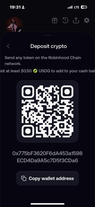 A Robinhood app screenshot displays a 'Deposit crypto' screen featuring a QR code and wallet address beginning with 0x775bF3620F6dA453a1598ECD4Da9A5c7D5f3CDa6 for sending USDC.