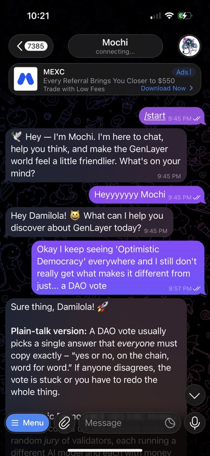 A chat screen with Mochi explains the difference between “Optimistic Democracy” and a DAO vote, stating that a DAO vote usually requires everyone to copy the same on-chain answer, otherwise the vote can become stuck or need to be repeated.