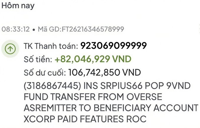The image shows a Vietnamese banking transaction notification confirming an incoming transfer of +82,046,929 VND (approximately 82 million VND) to account 923069099999, with the message "INS SRPIUS66 POP 9VND FUND TRANSFER FROM OVERSEAS ASREMITTER TO BENEFICIARY ACCOUNT XCORP PAID FEATURES ROC" — directly verifying the post's claim that the 82 million VND payment for the Pay round has arrived.