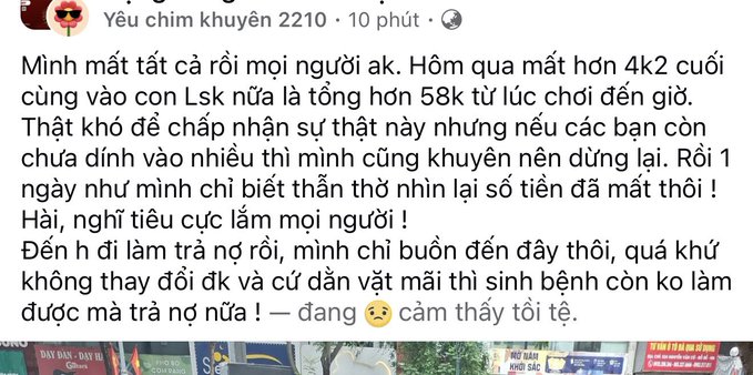 A Facebook post in Vietnamese by 'Yêu chim khuyên 2210' discussing financial losses from cryptocurrency trading, mentioning losing over 4k2 and totaling over 58k since starting, warning others not to fall deeper.