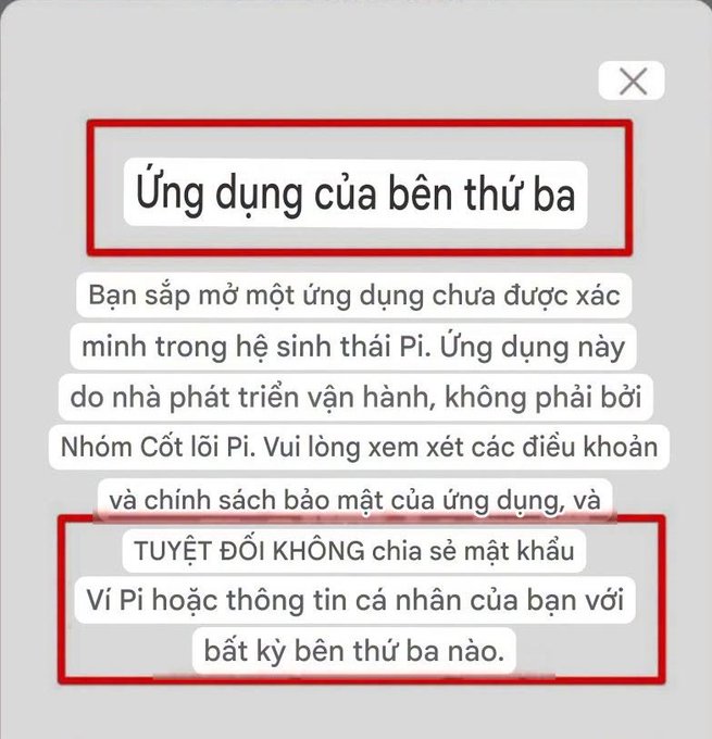 A Vietnamese-language warning notification from Pi Network titled "Ứng dụng của bên thứ ba" (Third-Party Apps), alerting users that an unverified app is about to open in the Pi ecosystem and emphasizing in bold to "TUYỆT ĐỐI KHÔNG" (ABSOLUTELY DO NOT) share their Pi wallet passphrase or personal information with any third party, reinforcing the post's message about Pi Network's reclassification of apps and the critical reminder to protect their passphrase.