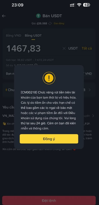 A screenshot of a Vietnamese-language mobile app showing a 'Bán USDT' (Sell USDT) interface with a price of 1467.83 and a warning popup containing terms and conditions (CM00218).