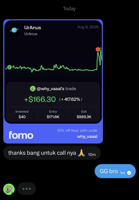 A chat screenshot shows a Trader "why_vaaal" celebrating a massive 417.62% gain (+$166.30) on UrAnus, which spiked sharply on Aug 8, 2026, with an entry of $171.6K and exit of $889.3K on a $40 investment. The Indonesian message "thanks bang untuk call nya 🙏" (thanks bro for the call) and "GG bro" highlight the success of the call referenced in the post about the sudden 1M spike.