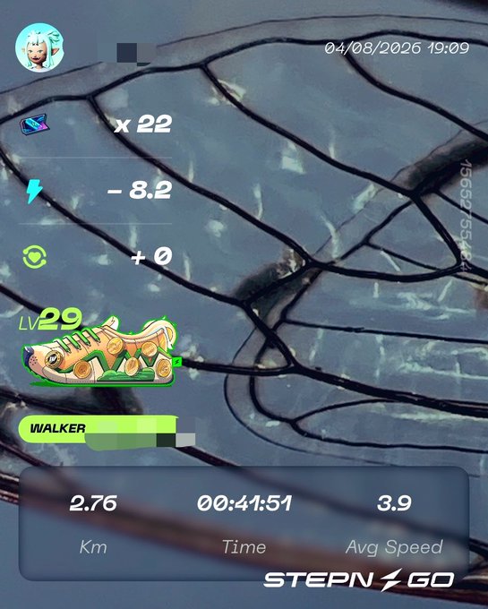 A Stepn Go fitness app screen shows 2.76 km walked in 00:41:51 with an average speed of 3.9, featuring a green sneaker NFT at level 29.