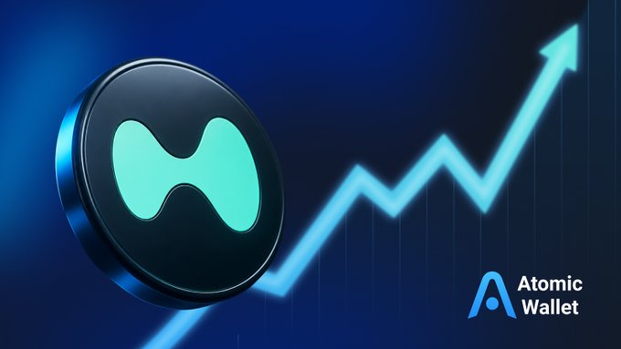 The image features a blue and green atomic wallet logo with a black circle containing two green circles inside of it. The background has a gradient of blue and white colors that goes from left to right, and there's an upward-pointing arrow on this gradient. Below the atomic wallet logo is a post by @HyperliquidX about the market moving but Atomic Wallet being faster in trading perps.