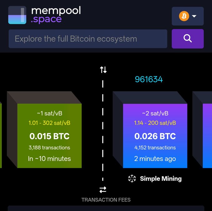 The image shows a screenshot from mempool.space displaying Bitcoin's current mempool transaction fees, including ~1 sat/vB (0.015 BTC, 3,188 transactions) and ~2 sat/vB (0.026 BTC, 4,152 transactions). This visual of Bitcoin's transaction fee market serves as a rebuttal to the claim about an "Ocean mining attack" by demonstrating that the network's mempool and fee dynamics are functioning normally.