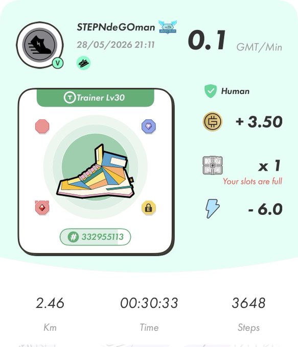 The image shows a fitness tracking app that displays information about a runner's progress, including their current position, distance traveled, and time elapsed. The app also provides an overview of the user's performance over the past 24 hours.