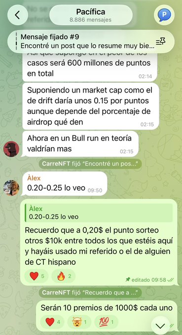 Screenshot of a Spanish-language Telegram chat in the "Pacífica" group (8,886 messages) discussing a TGE giveaway, where a user named Álex projects point values of "$0.20-0.25" and the group organizer announces plans to raffle 10 prizes of $1,000 each if the point lands at $0.20, directly corresponding to the post's $10,000-$20,000 community giveaway tied to point price milestones.
