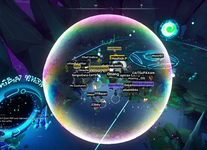 A surreal virtual reality scene featuring a large iridescent bubble containing numerous player avatars with names like Hostick.P, 0pirax, and Oxi_Lex floating in a mystical, glowing environment.