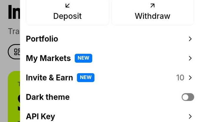 A Limitless Exchange dashboard menu showing options like Deposit, Withdraw, Portfolio, My Markets, Invite & Earn (with 10 referrals), Dark theme, and API Key, highlighting the user's frustration with inactive referrals who signed up likely only to chase an airdrop rather than genuinely use the platform.