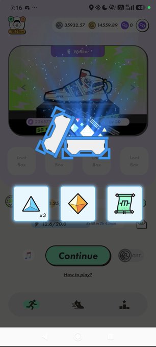 The image shows a phone screen displaying an app called "Stepn" with three different levels of difficulty, each represented by a triangle icon. The first level has a blue triangle, the second level has a yellow triangle, and the third level has a green triangle. The app is designed to help users learn how to play tennis through step-by-step instructions displayed on the screen.