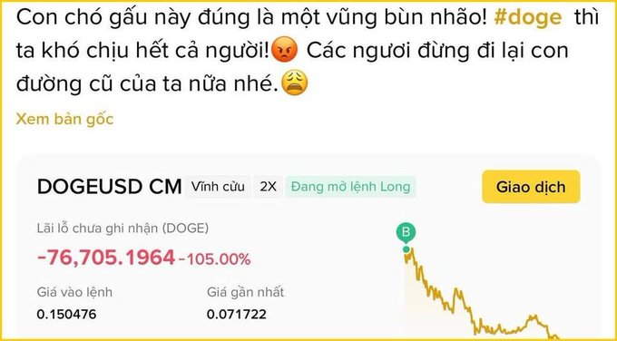 The image shows a Vietnamese trader's frustrated post about suffering massive losses on a DOGE long position, with an on-chain loss of -76,705.1964 DOGE (-105.00%) after entering at $0.150476 while the current price has dropped to $0.071722. The accompanying caption explains the trader is down over $76,000 and notes that previously many whales were stuck at the $0.4 level.