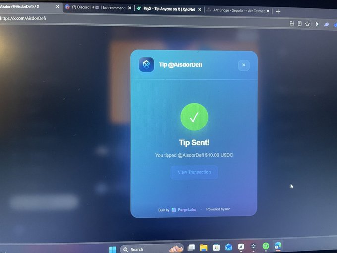 The image shows a computer screen displaying a payment app, Tip sent, which allows users to send money directly from their PayPal account to another user's PayPal account without needing to create an email or use other forms of communication. The app has been rated highly by users and is considered one of the best payment experiences in terms of ease and simplicity. This feature removes the need for users to think about how the payment process works, making it a convenient option for sending money quickly and securely.