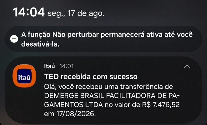 A phone notification shows an Itaú alert: “TED recebida com sucesso” for R$ 7.476,52 from DEMERGE BRASIL FACILITADORA DE PAGAMENTOS LTDA on 17/08/2026. It appears to illustrate receiving money or generating income through an online opportunity, matching the post’s claim that income can be earned in different ways with just a phone and internet.