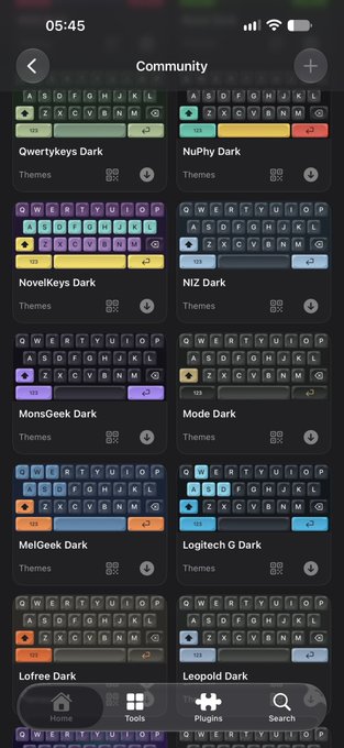 The image shows a "Community" section of the Clink app displaying a grid of dark-themed keyboard layouts, including Qwertykeys Dark, NuPhy Dark, NovelKeys Dark, NIZ Dark, MonsGeek Dark, Mode Dark, MelGeek Dark, Logitech G Dark, Lofree Dark, and Leopold Dark. The variety of user-submitted themes illustrates the app's popular community feature, where users can share custom keyboard designs.