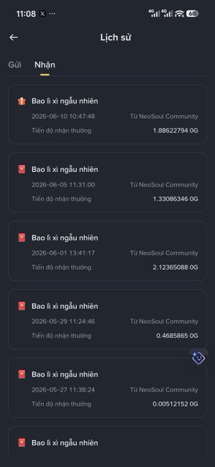 The image shows a phone screen displaying a list of transactions or payments made by users. The text on the screen reads "Lich su", which translates to "Account" in English. There are several transactions, including one for 1.0G, another for 0.5G, and a third for 2.0G. The user has received these rewards over time, with each reward being smaller than the previous one. The image also includes a small gift, which is a heart symbol, indicating that the user's account has been active for quite some time.