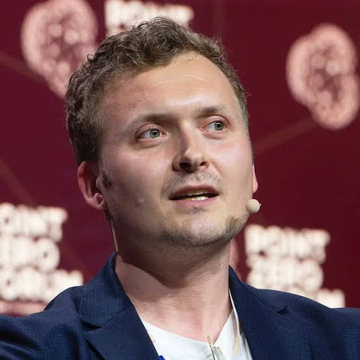 Alex Svanevik, CEO of Nansen, speaks at the TOKEN2049 conference, discussing his bullish outlook on AI agents in the next crypto cycle.