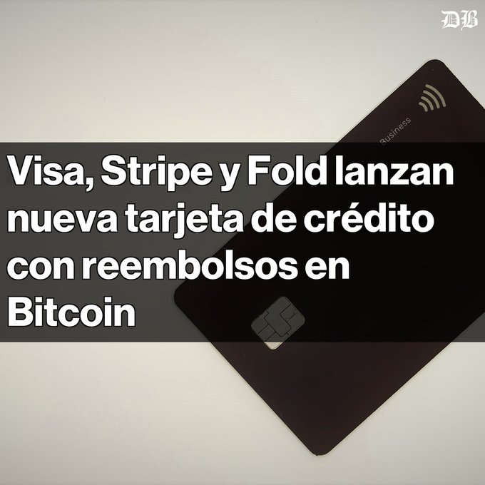 A black Fold business credit card is shown on a white background, overlaid with Spanish text reading "Visa, Stripe y Fold lanzan nueva tarjeta de crédito con reembolsos en Bitcoin." The accompanying note indicates the video is unavailable, so this static frame serves as the only visual reference for the story about the new Bitcoin rewards credit card partnership.