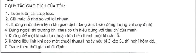 The image displays a list titled "7 QUY TẮC GIAO DỊCH CỦA TÔI" (My 7 Trading Rules) written in Vietnamese, outlining trading principles such as always setting stop losses, maintaining small losses compared to profits, and not holding losing positions, which humorously contrasts with the post's observation that traders often abandon these rules when the market becomes volatile.