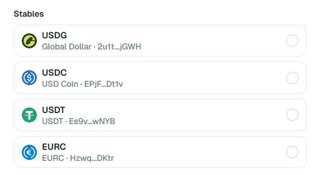 The image shows a list of supported stablecoins on Marinade Finance, featuring USDG, USDC, USDT, and EURC with their respective contract addresses. The list notably omits syrupUSDC, which the post requests be added due to its $2 billion market cap and 5% APY yield through Maple Finance integration.