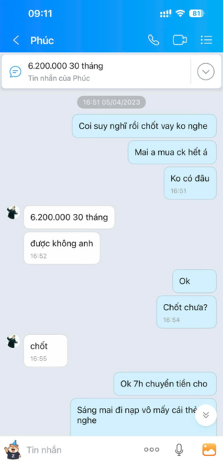 A Zalo chat conversation in Vietnamese between 'Phúc' and another user discussing 6,200,000 over 30 installments, with the recipient confirming the deal ('chốt chưa?' / 'chốt') and arranging to pay the next morning.