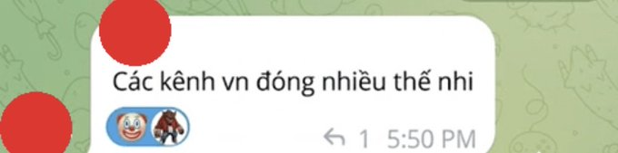 A chat message reads "Các kênh vn đóng nhiều thế nhi" (translation: "How many Vietnamese channels are closing") at 5:50 PM with a reply indicator showing 1. The image relates to the post by illustrating Vietnamese crypto KOLs scaling back or shutting down their channels amid new regulations.