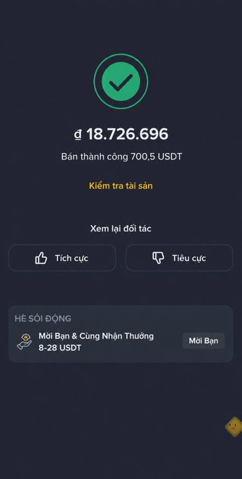 A confirmation screen shows a successful sale of 700.5 USDT, with the balance updated to ₫18,726,696 and options to check assets or view partner information. This supports the post's advice to withdraw capital and preserve funds while waiting for $BTC, $ETH, and $SOL to enter a more favorable trend.