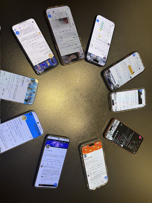 Ten smartphones arranged in a circle on a dark surface, all displaying social media feeds in Chinese.
