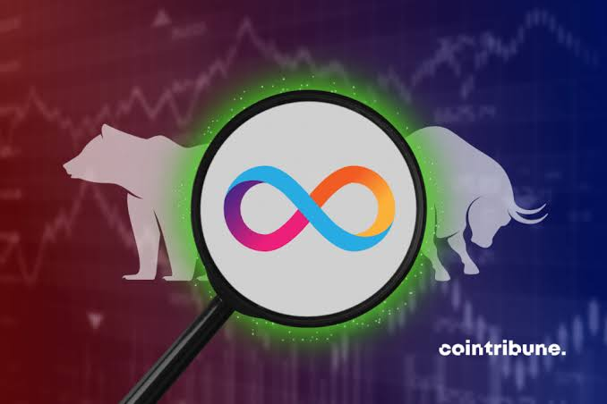 A magnifying glass hovers over an infinity symbol logo with silhouettes of a bull and bear in the background, with 'cointribune.' text in the corner.