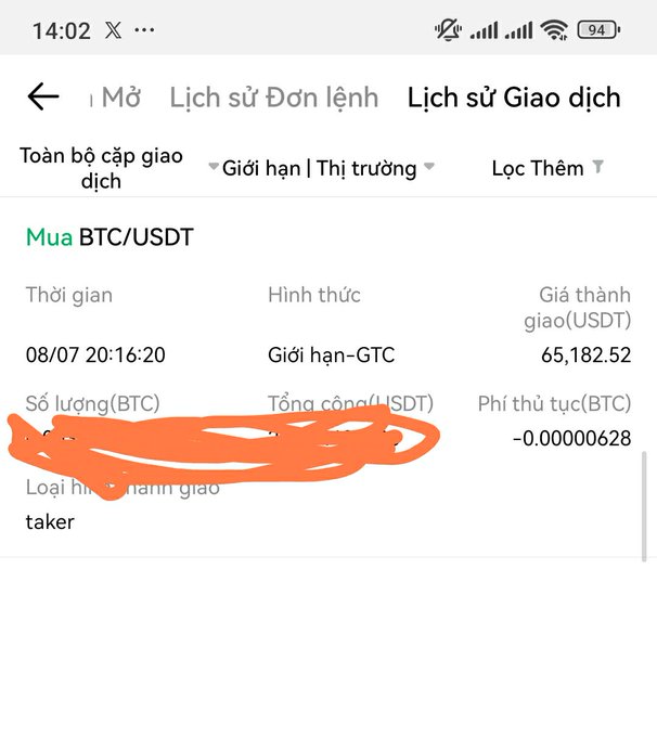 A Vietnamese-language cryptocurrency trading history screen showing a 'Mua BTC/USDT' (Buy BTC/USDT) transaction history with some details redacted in orange.