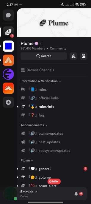 A Discord mobile app screenshot showing the 'Plume' community server with 261,476 members, displaying various channels including rules, announcements, and general chat.