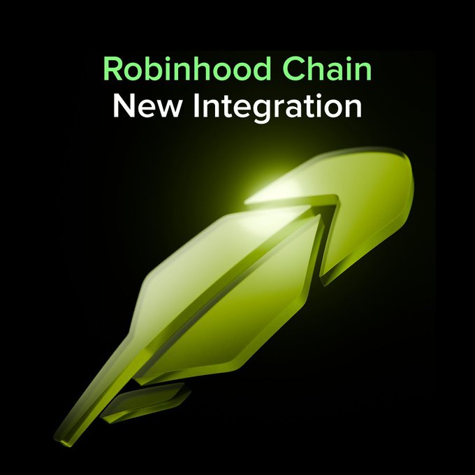 The image features a glowing green 3D Robinhood logo on a black background with text reading "Robinhood Chain New Integration," visually promoting the announcement that Uphold now supports native $ETH deposits and withdrawals on Robinhood Chain.