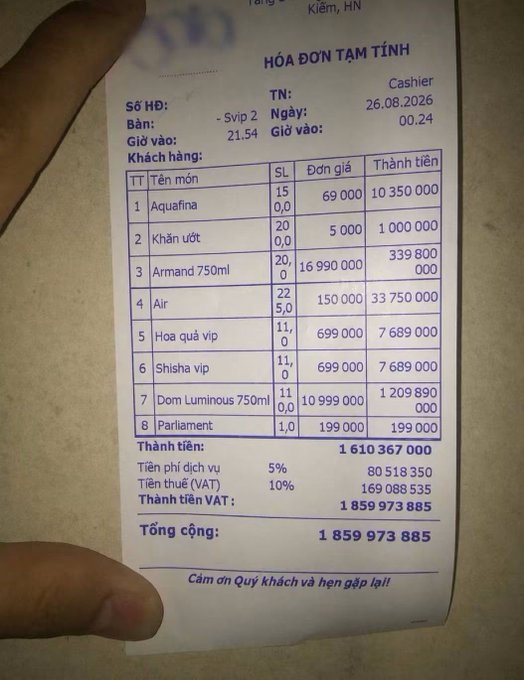 A Vietnamese receipt (Hóa đơn tạm tính) dated 26.08.2026 showing purchases of Aquafina, snacks, Armand, Air, Shisha vip, Dom Luminous, and Parliament, with a grand total of 1,859,973,885 VND.