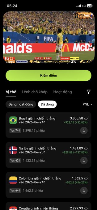The image shows an iPhone screen displaying a sports news app that has multiple options, including a soccer game being played by two teams from different countries. The text on the screen provides information about the event, such as the time of day and the location where the game is taking place. There are also descriptions of the teams playing in the game, which include details like their names and any specialties they might have.