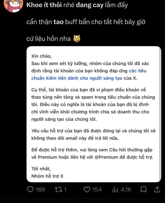 A Twitter/X post in Vietnamese mocking X Premium support, with the message translating to a warning about getting banned for copying and pasting tweets.