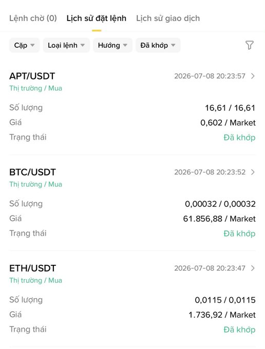 A screenshot of a Binance order history page in Vietnamese showing three completed market buy orders on July 8, 2026: 16.61 APT at $0.602, 0.00032 BTC at $61,856.88, and 0.0115 ETH at $1,736.92—corroborating the poster's claim of continuing to DCA into BTC, ETH, and Aptos.