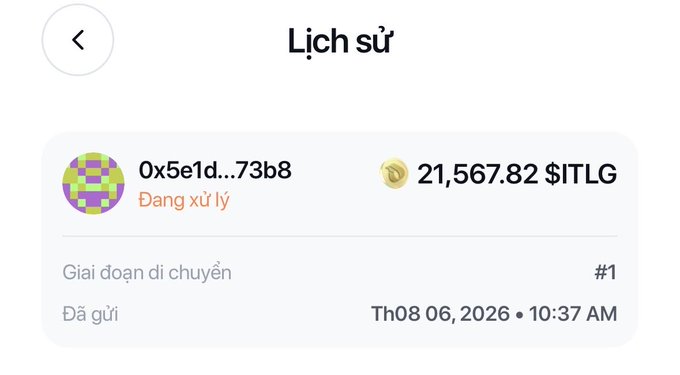 A Vietnamese-language transaction history screen showing a pending transfer of 21,567.82 $ITLG tokens to address 0x5e1d...73b8, scheduled for August 6, 2026, at 10:37 AM.