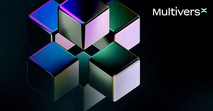Branding graphic for 'Multivers' with metallic 3D cubes on a dark background.