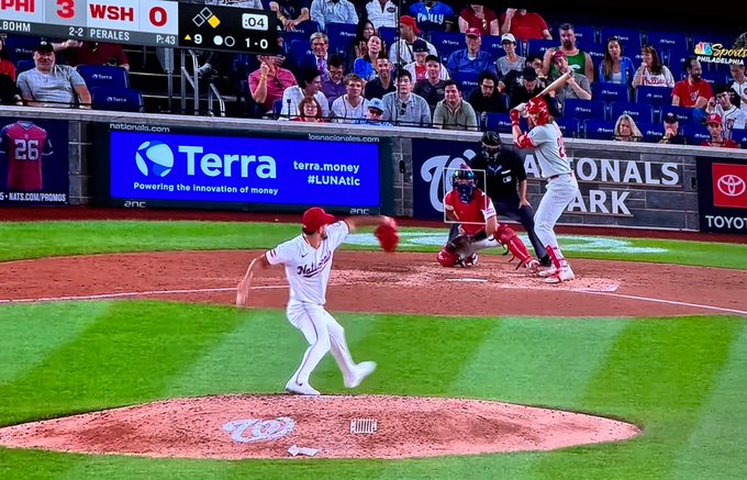 A baseball game between the Phillies and Nationals shows the score PHI 3, WSH 0, with batter Perales at the plate in the 9th inning.