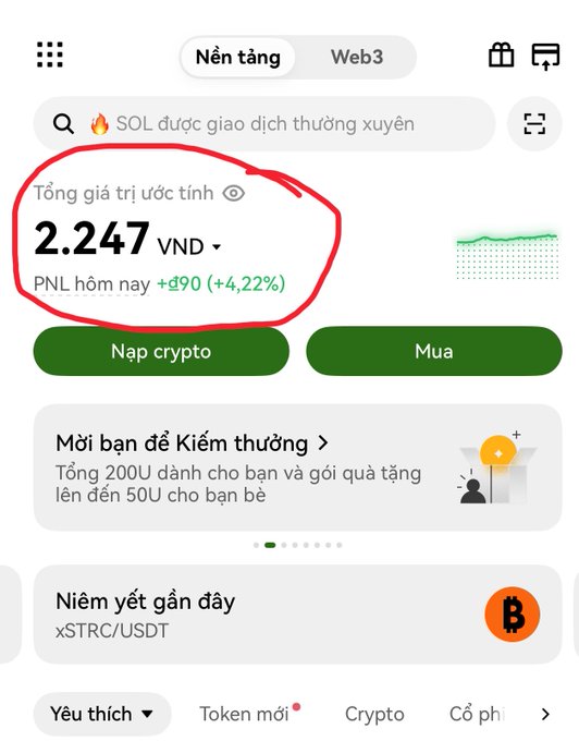 Vietnamese cryptocurrency app screenshot showing a total estimated value of 2,247 VND with a +4.22% daily gain, featuring Nạp crypto and Mua buttons.