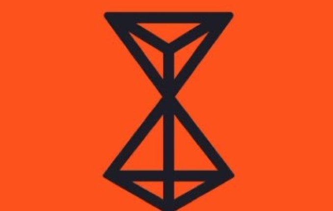 A stylized hourglass-like geometric logo in dark gray against an orange background, symbolizing the concept of time and scalability referenced in the post about Retium's Multi-Vector Architecture and its approach to handling blockchain growth without bottlenecks.