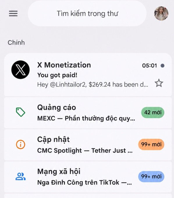 A screenshot of a mobile email inbox in Vietnamese, showing folders for "Quảng cáo," "Cập nhật," and "Mạng xã hội," along with a notification from "X Monetization" stating "You got paid! Hey @Linhtailor2, $269.24 has been d..."