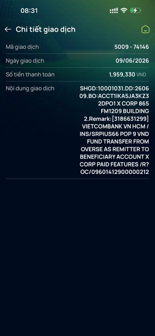 The image shows an electronic device displaying a screen with text written in Vietnamese. The text appears to be related to a payment or transaction, possibly involving foreign currency. The device's screen also displays a list of items for sale, including "Vietsub" and "BENEFIT". The post suggests that the user has received PayX money, which they can use to buy Claude, a Vietnamese artist, for a month.