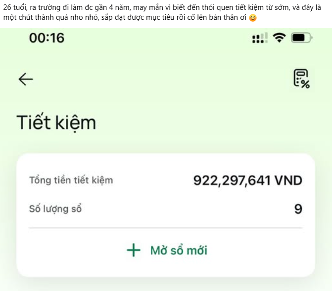 A screenshot of a Vietnamese savings app ('Tiết kiệm') shows a total saved amount ('Tổng tiền tiết kiệm') of 922,297,641 VND across 9 accounts ('Số lượng sở'), with a caption above celebrating reaching a goal.