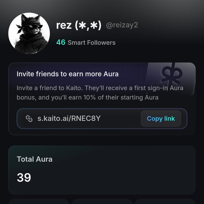 A profile screen for user "rez (*,*) @reizay2" with 46 Smart Followers, showing a referral link to invite friends for more Aura, and a Total Aura balance of 39.