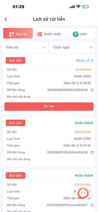 A Vietnamese mobile app screenshot showing a withdrawal history ('Lịch sử rút tiền') with multiple transactions including a pending 100,000,000đ withdrawal via BANK CARD and completed withdrawals of 600,000,000đ and 235,000,000đ, dated 2026-08-13.
