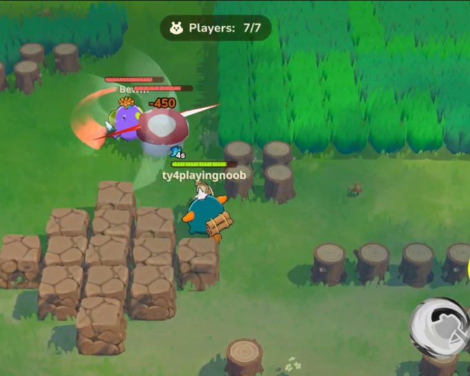 A gameplay screenshot from a multiplayer game showing 7/7 players, with character 'ty4playingnoob' attacking an enemy named 'Be...' for -450 damage in a top-down adventure setting.