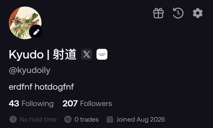 A X/Twitter profile page for "Kyudo | 射道" (@kyudoily) with the bio "erdfnf hotdogfnf" showing 207 followers, 43 following, and joined Aug 2026, supporting the post's claim of reaching 200 followers without any investment.