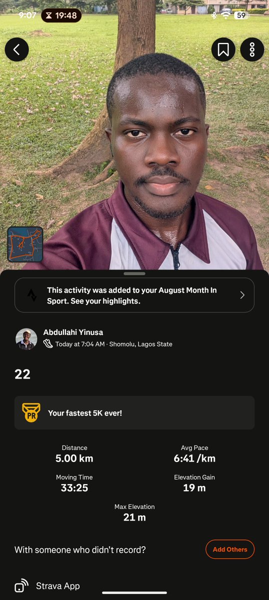 A Strava app screenshot showing Abdullahi Yinusa's selfie after running 5.00 km in 33:25 (avg pace 6:41/km) in Shomolu, Lagos State, with a personal record badge for fastest 5K.