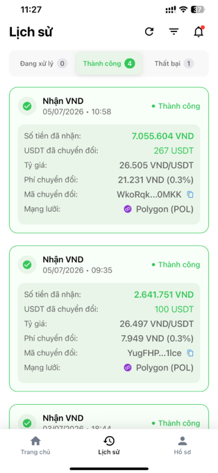 A Vietnamese mobile app screen showing transaction history ('Lịch sử') with two successful USDT to VND conversions on 05/07/2026, receiving 7,055,604 VND and 2,641,751 VND respectively via the Polygon (POL) network.
